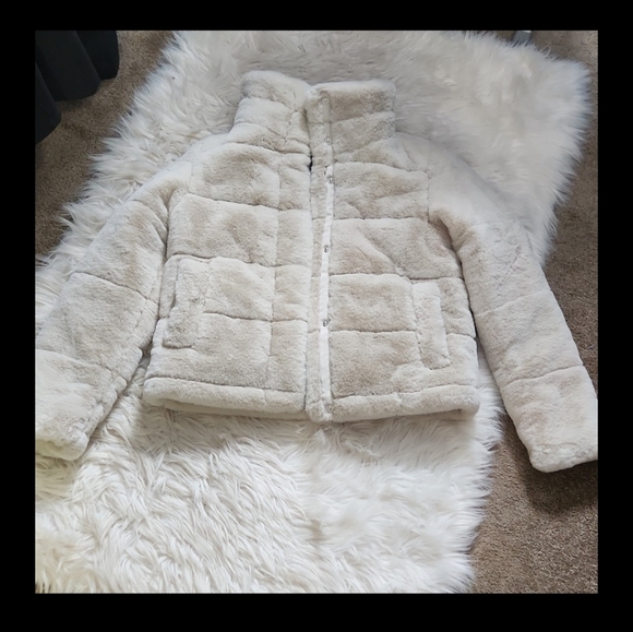 NWT Altar'd State Joelle faux fur jacket - small - Picture 2 of 13